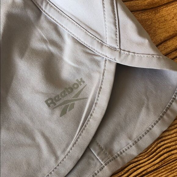 NWT Reebok Tempo Shorts in Silver Sconce - Picture 5 of 6